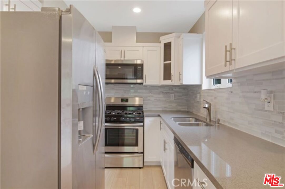 1957 Vista Del Mar St Unit: 1/2