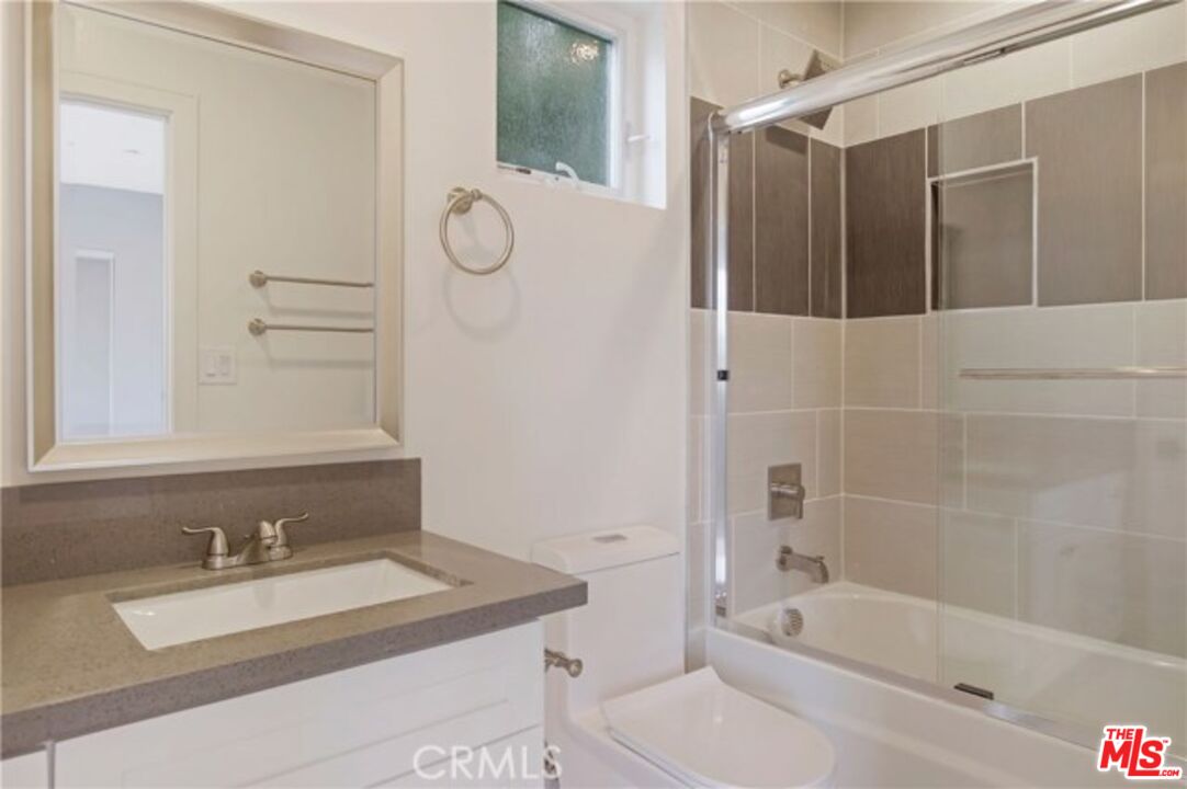 1957 Vista Del Mar St Unit: 1/2