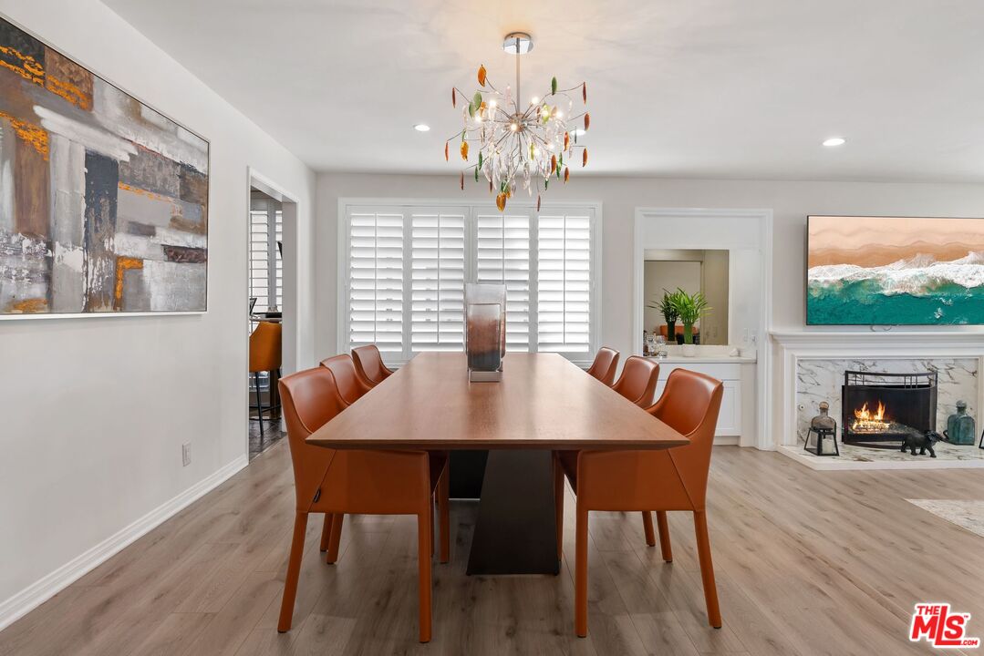 17130 Burbank Blvd Unit: 201