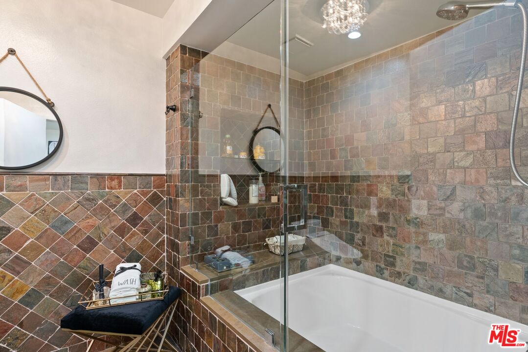 17130 Burbank Blvd Unit: 201