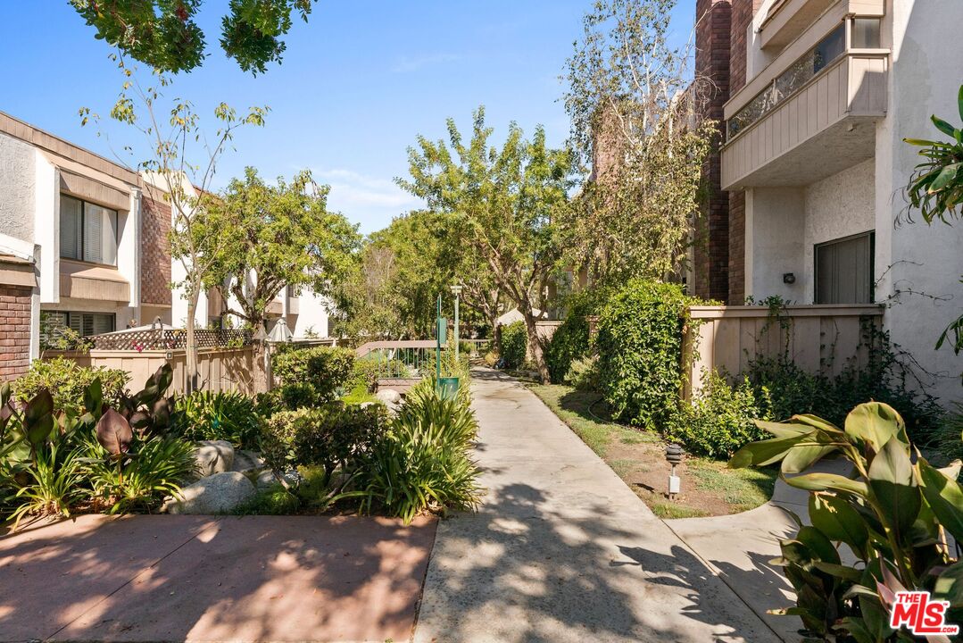 17130 Burbank Blvd Unit: 201
