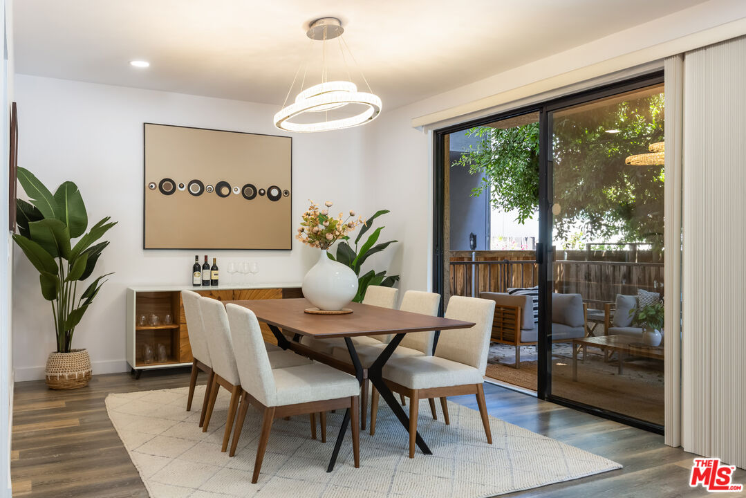 1210 N Kings Rd Unit: 101