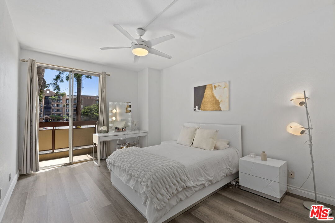 321 S San Vicente Blvd Unit: 101