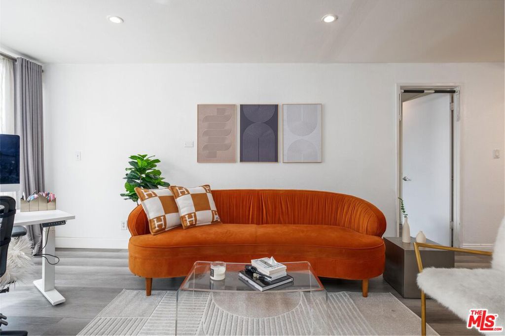 321 S San Vicente Boulevard 101
