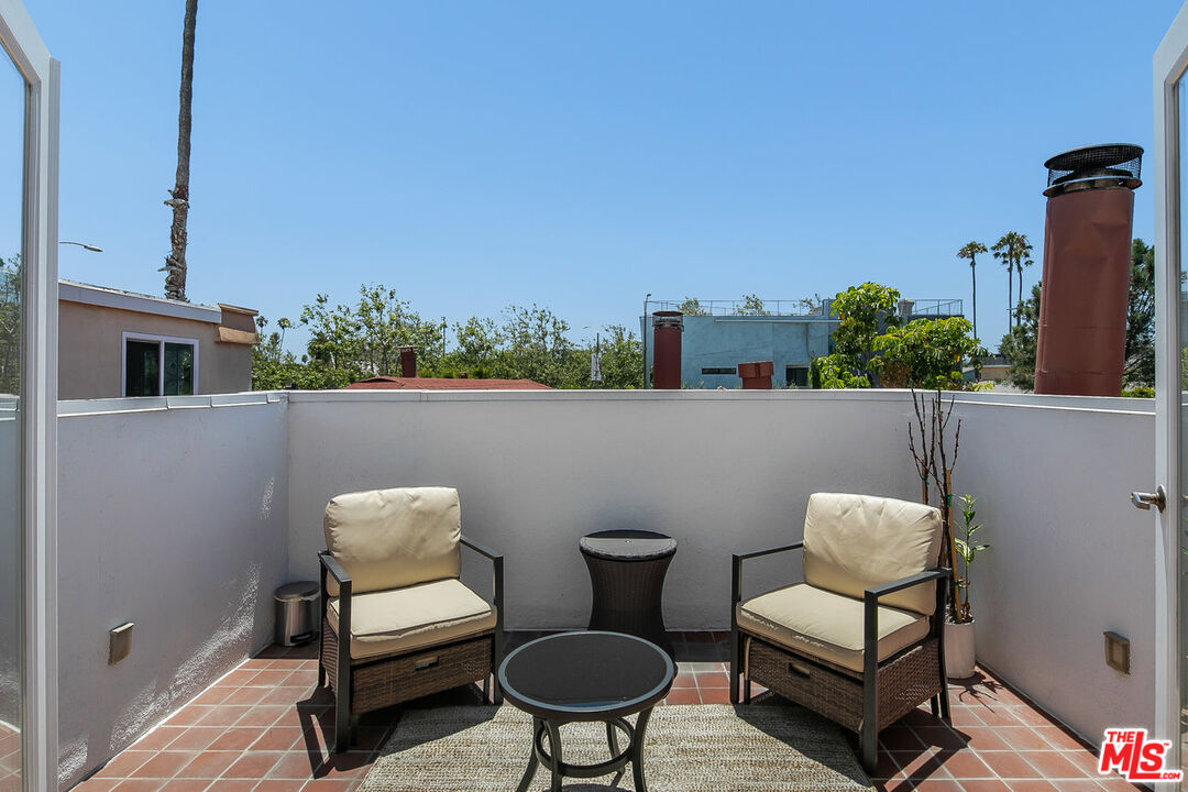 521 Venice Way