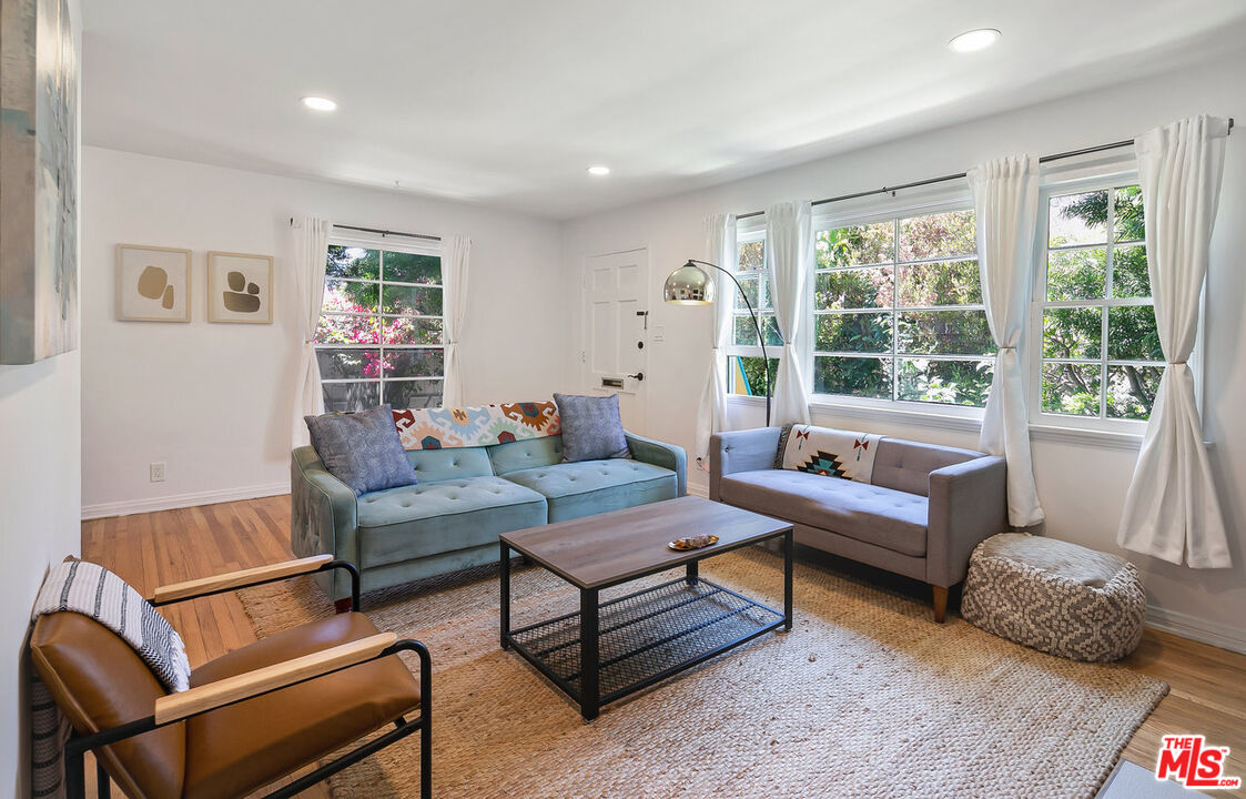 521 Venice Way