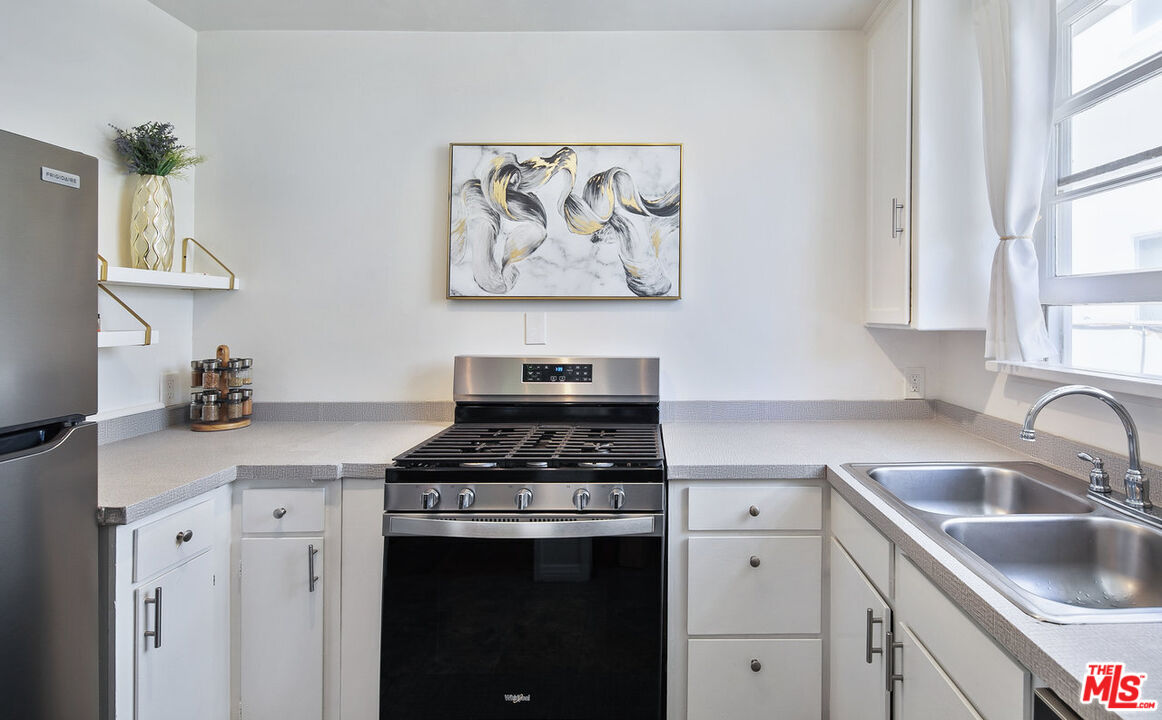 521 Venice Way