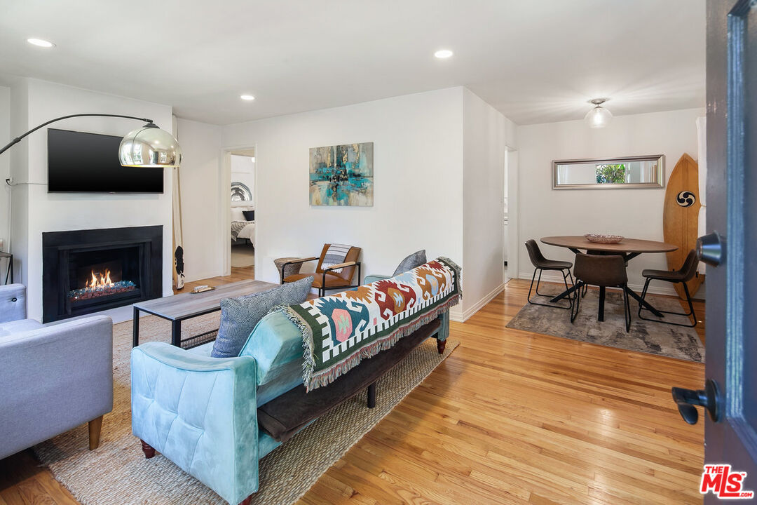 521 Venice Way