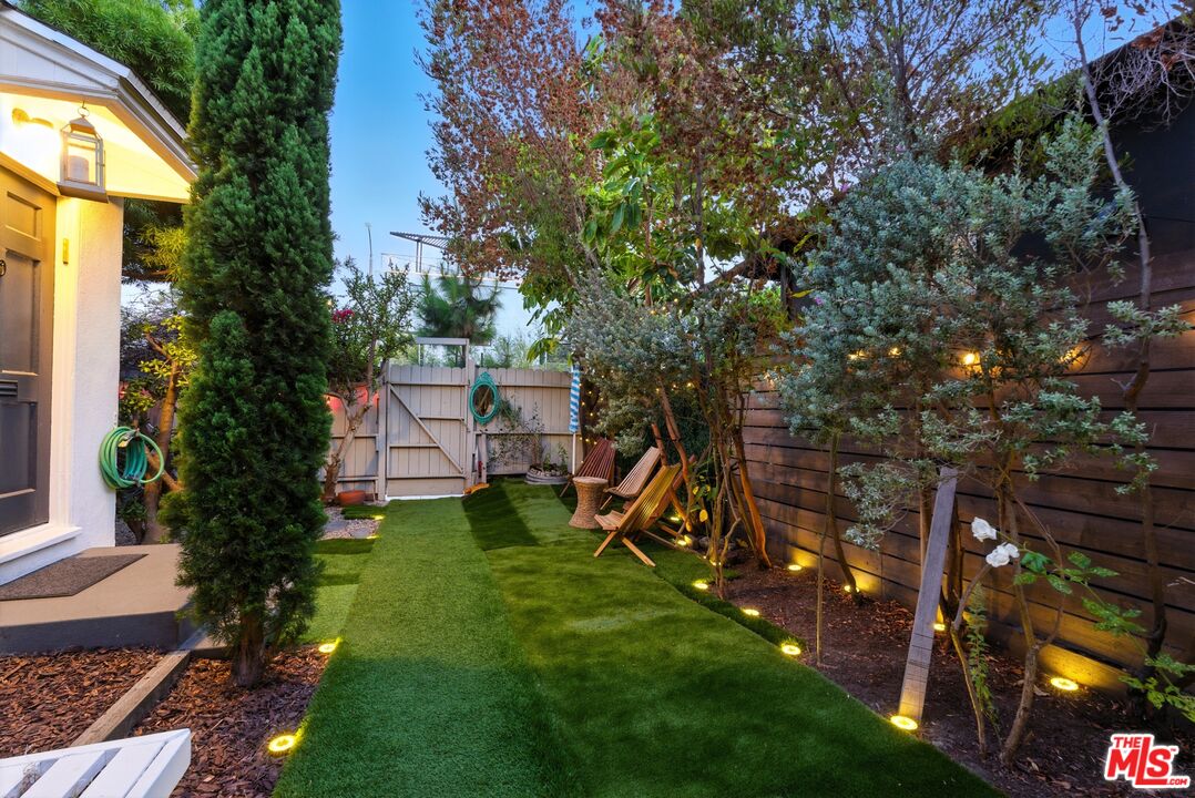 521 Venice Way