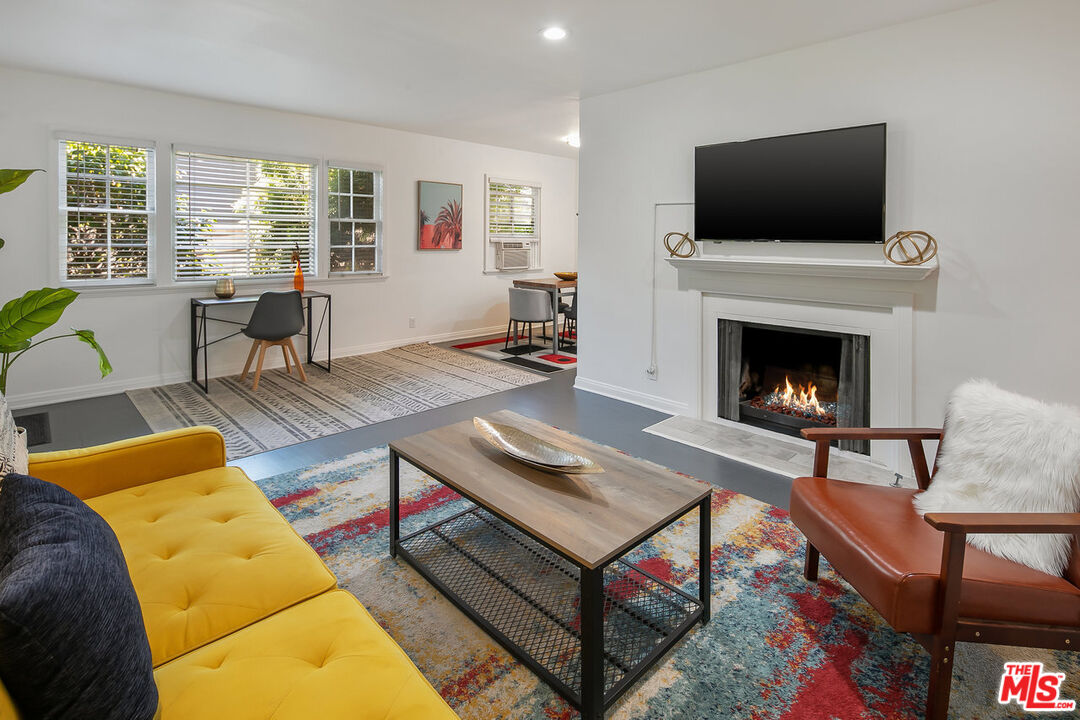 521 Venice Way