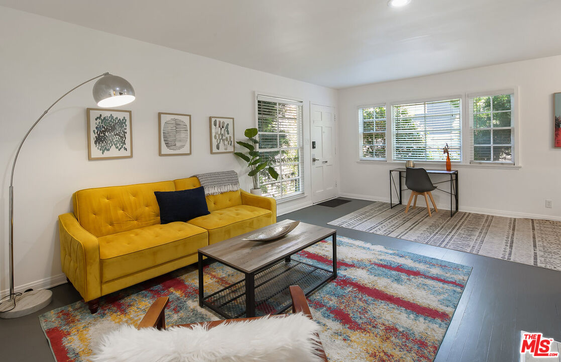 521 Venice Way