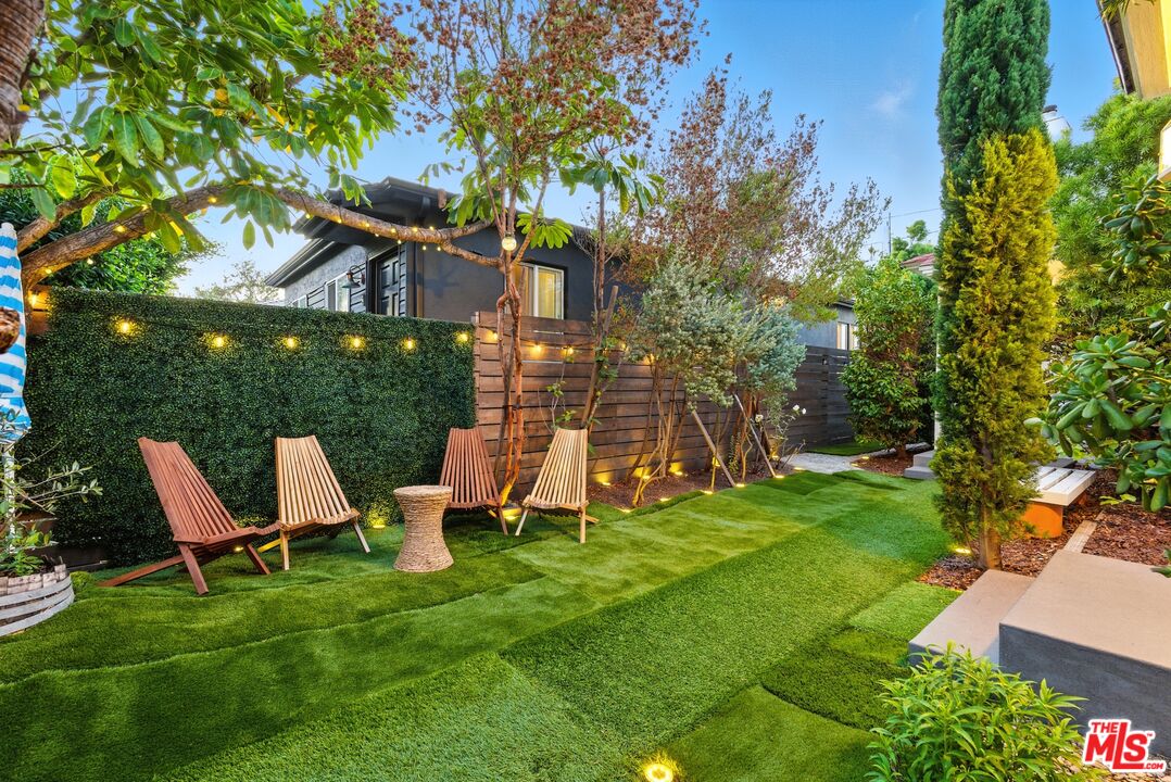 521 Venice Way