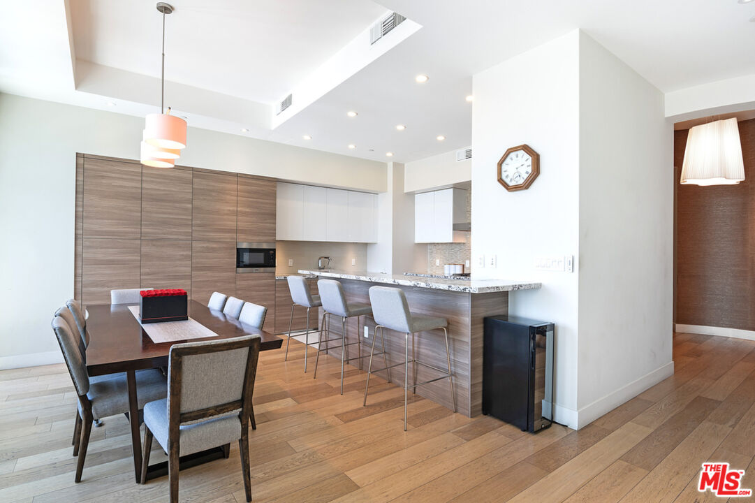 3785 Wilshire Blvd Unit: PH2