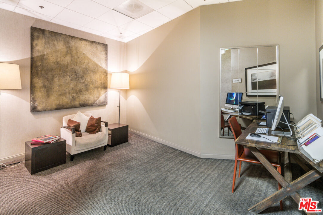 3785 Wilshire Blvd Unit: PH2