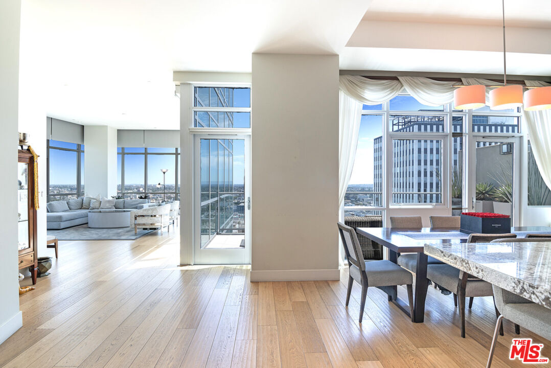 3785 Wilshire Blvd Unit: PH2