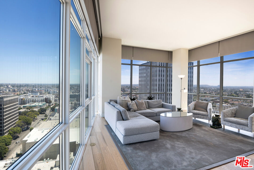 3785 Wilshire Blvd Unit: PH2