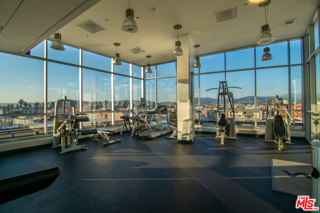 3785 Wilshire Blvd Unit: PH2