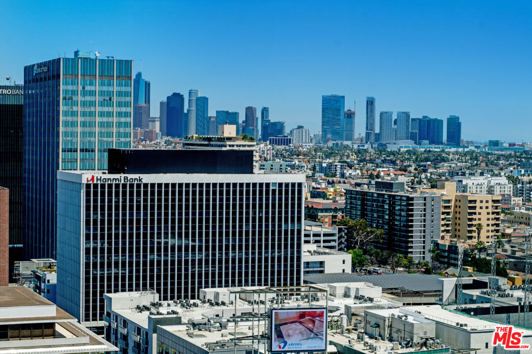 3785 Wilshire Blvd Unit: PH2