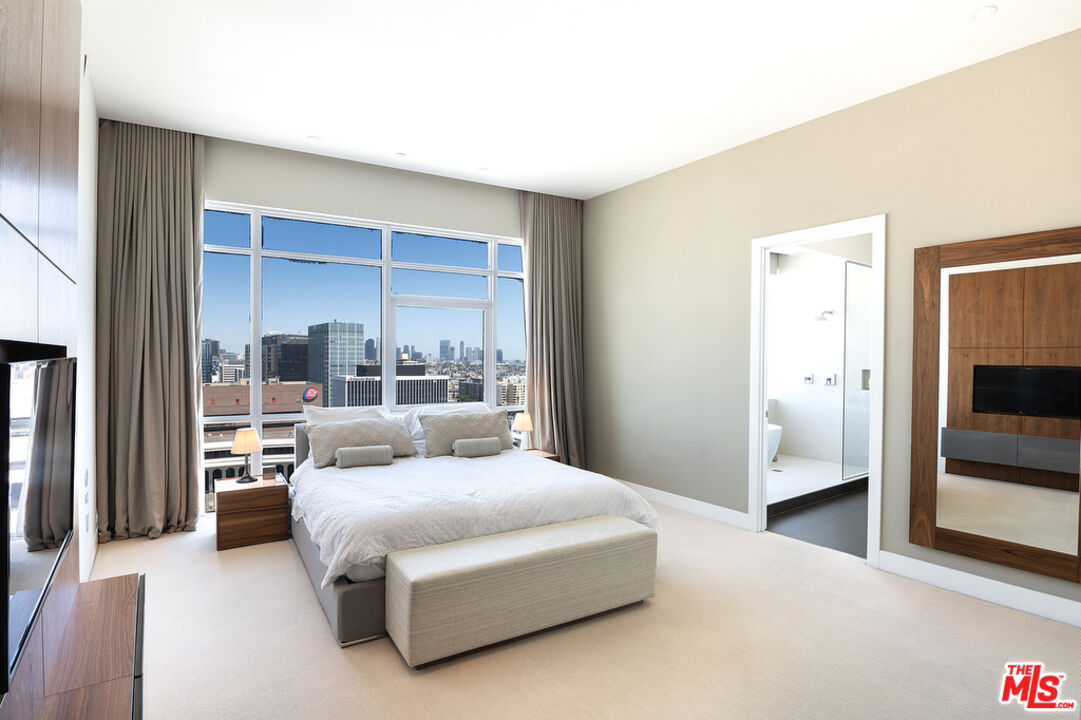 3785 Wilshire Blvd Unit: PH2
