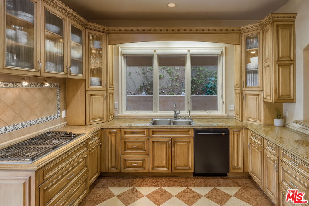 868 Braewood Ct