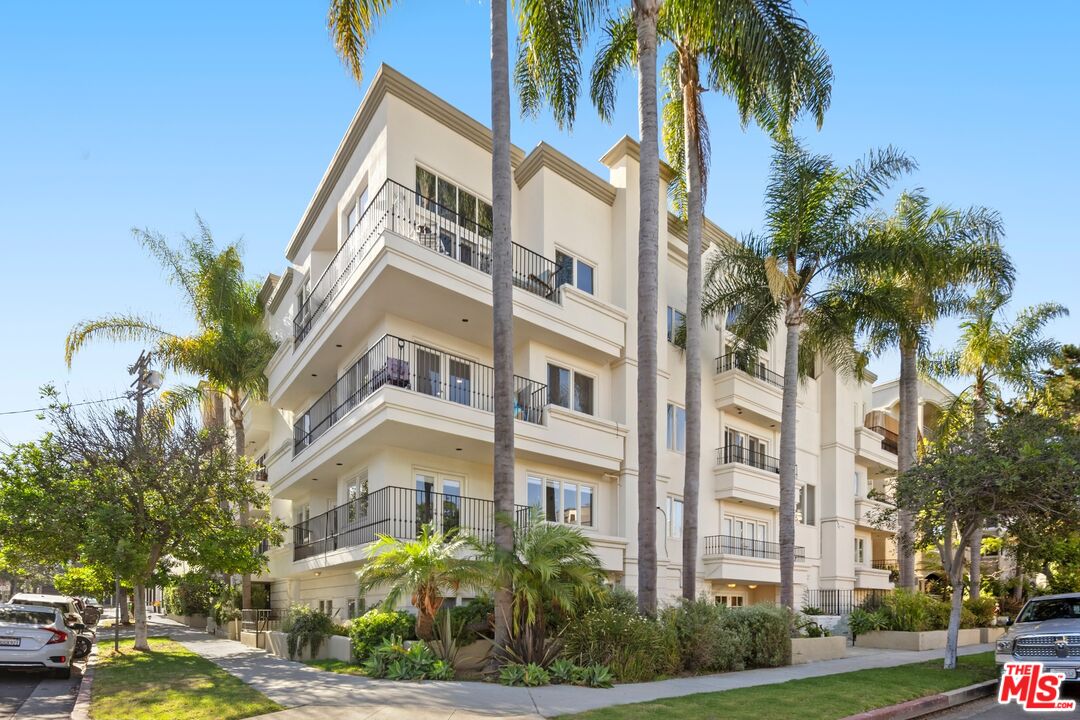 435 Arnaz Dr Unit: 303