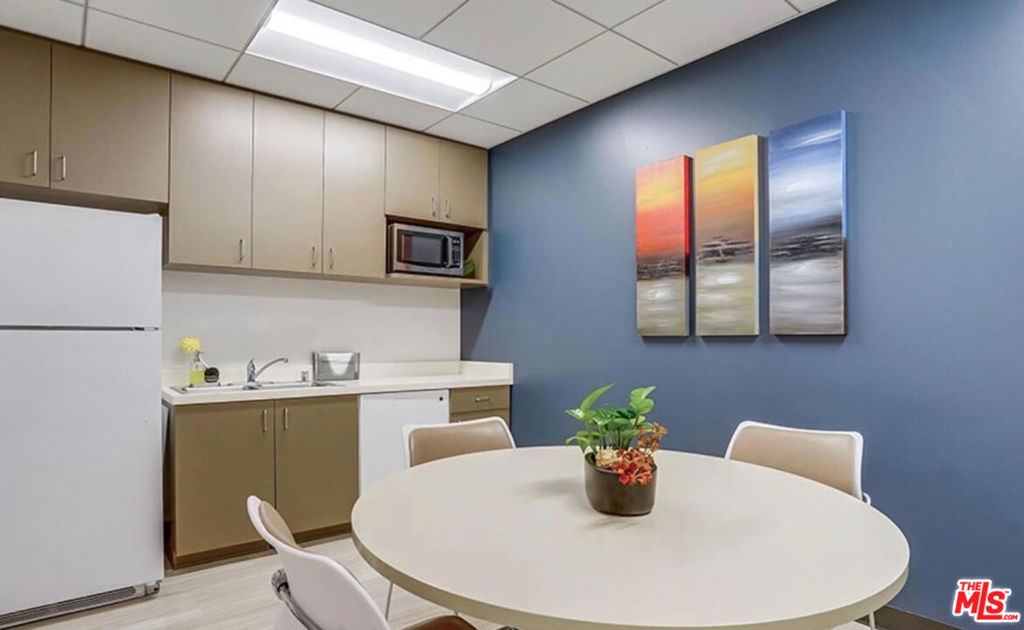 16133 Ventura Boulevard 700