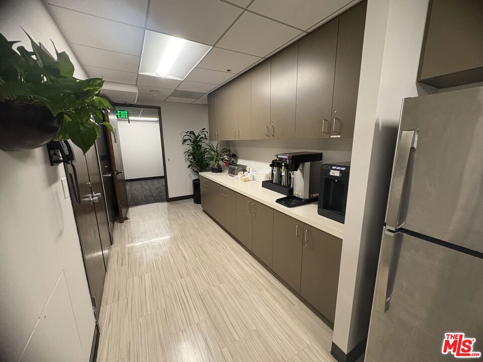 16133 Ventura Boulevard 700