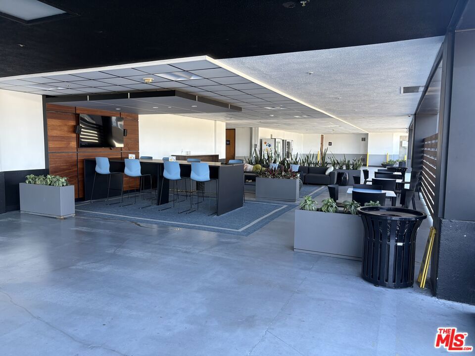 16133 Ventura Boulevard 700