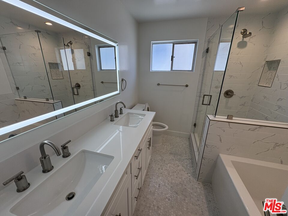 605 San Vicente Blvd Unit: 301