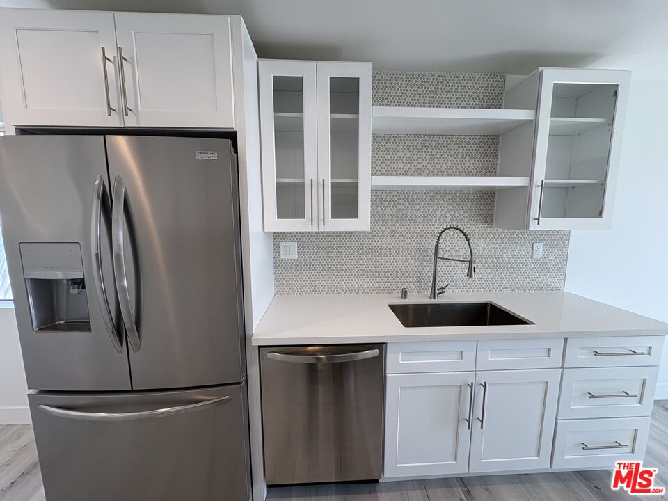 605 San Vicente Blvd Unit: 301