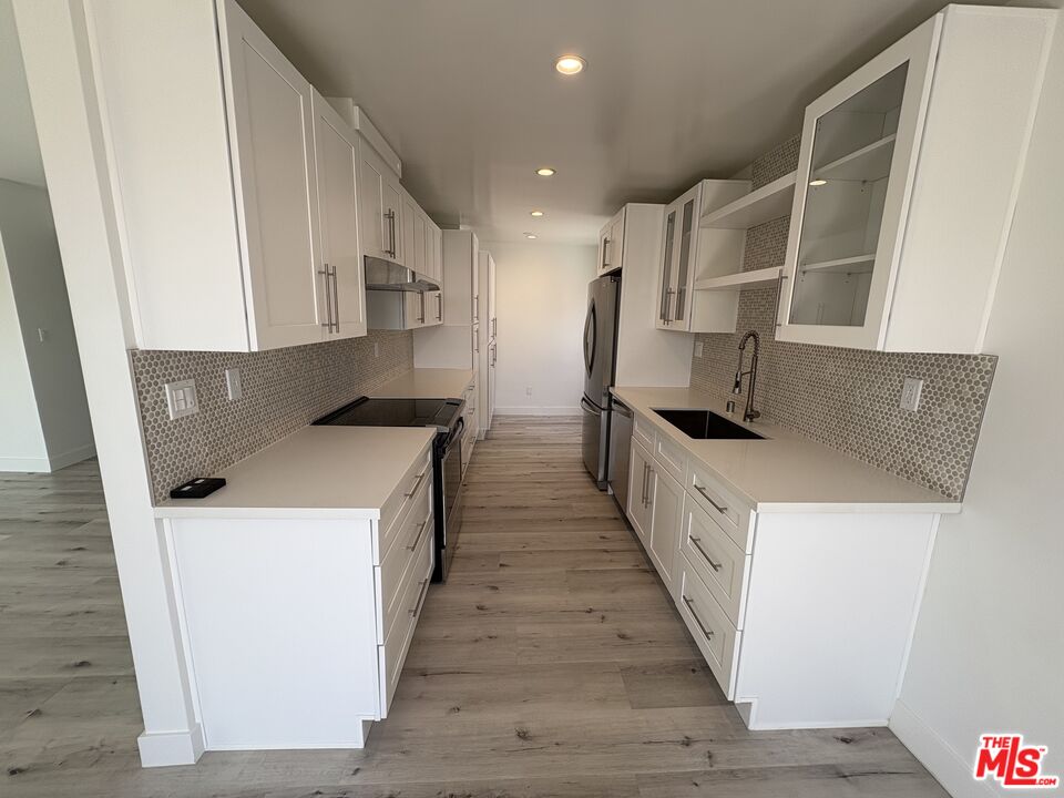 605 San Vicente Blvd Unit: 301