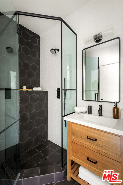 3375 Coldwater Canyon Ave