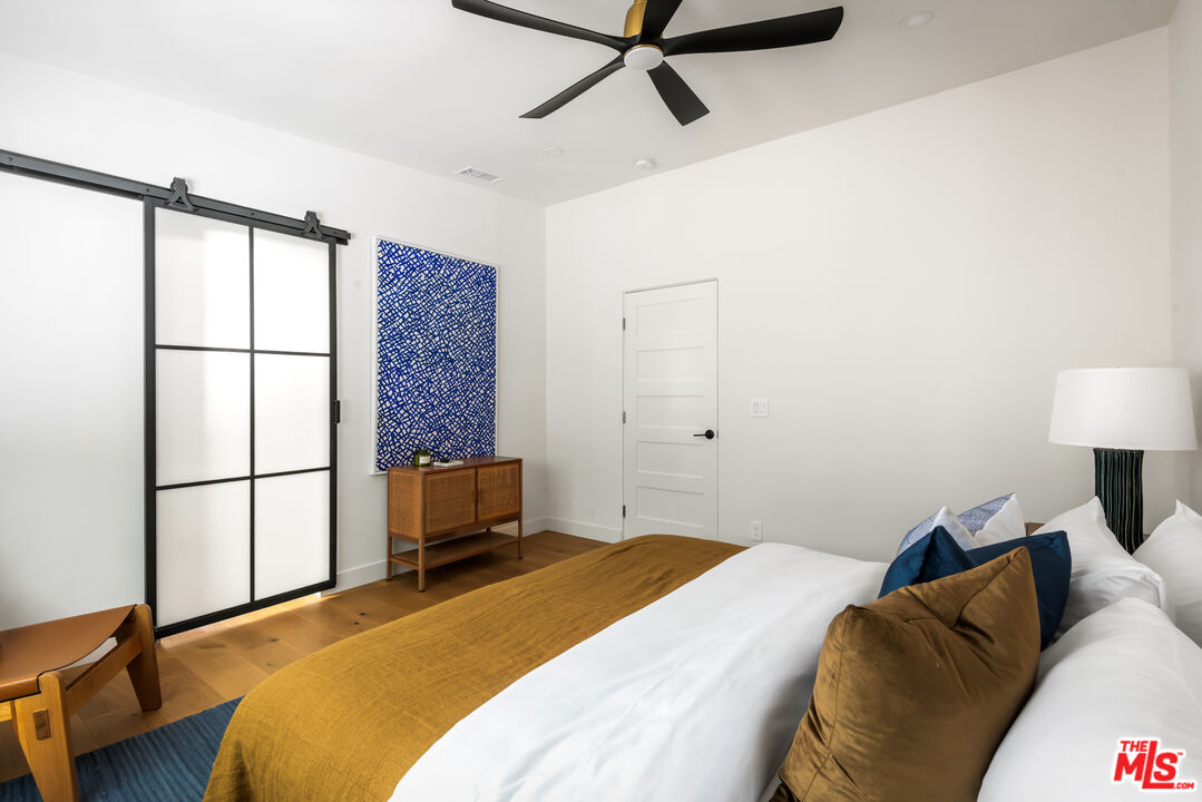 3375 Coldwater Canyon Ave