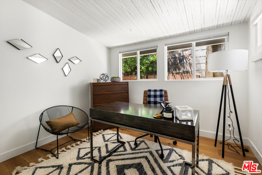 3375 Coldwater Canyon Ave