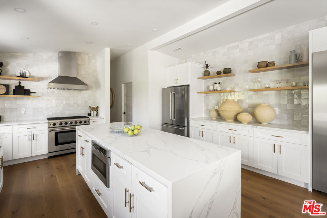 3375 Coldwater Canyon Ave