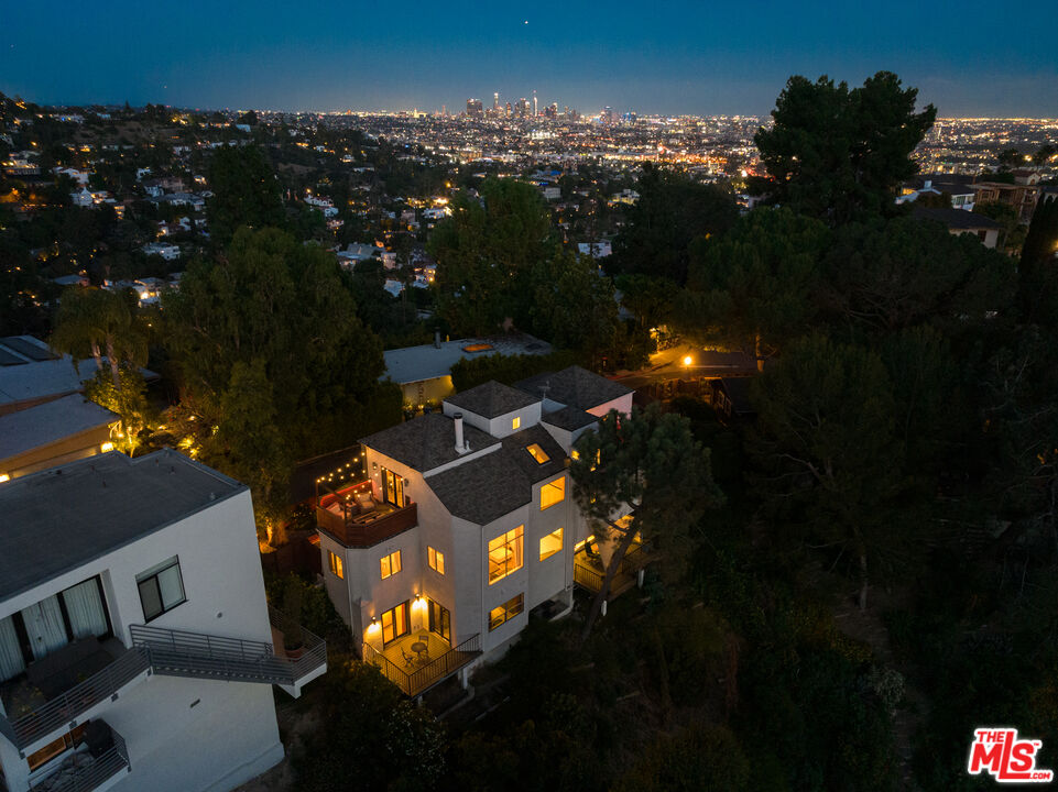 2609 Creston Dr