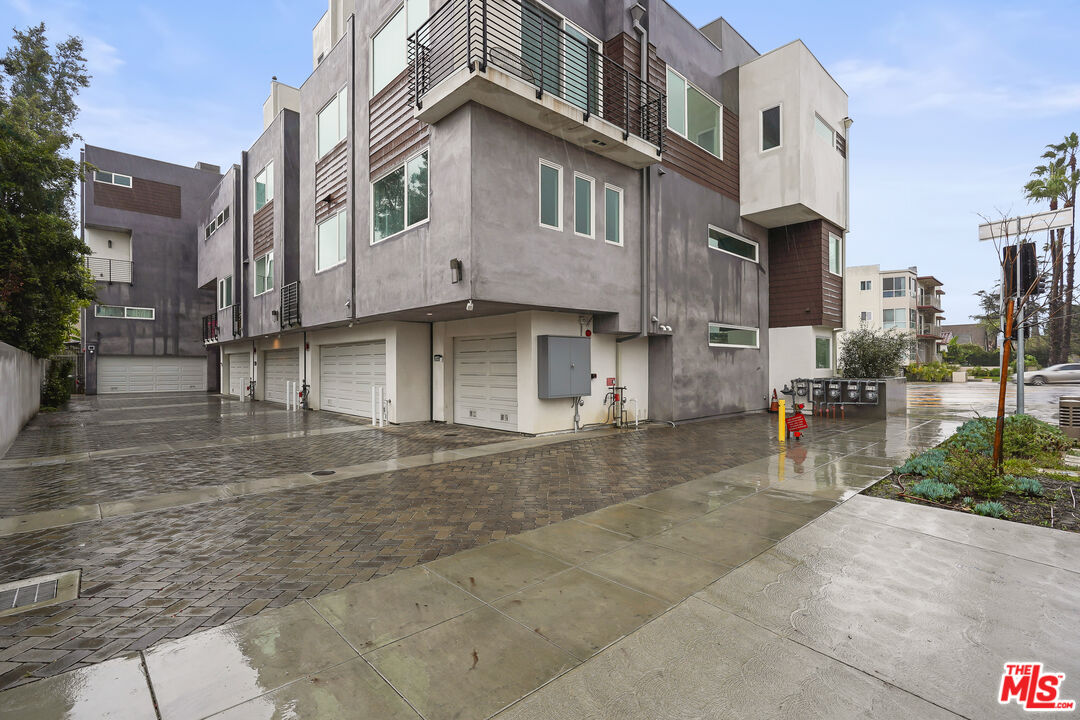 5500 W Olympic Blvd