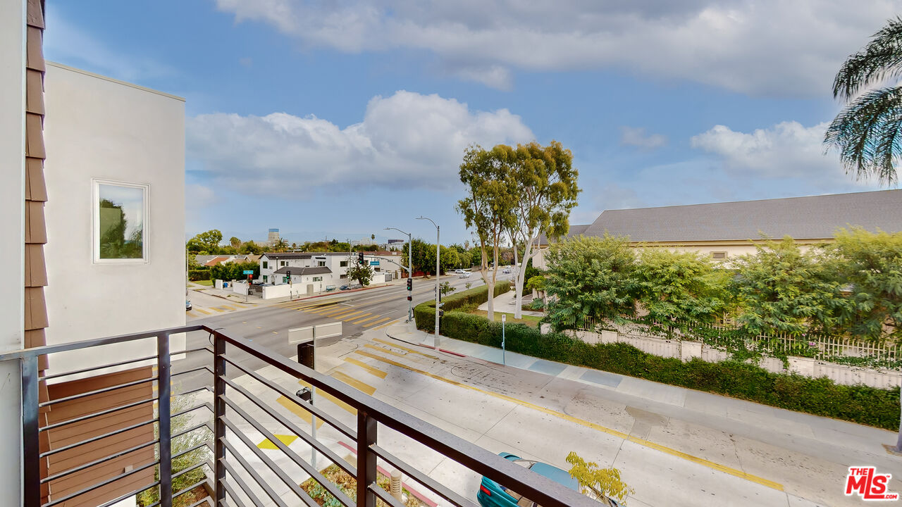 5500 W Olympic Blvd