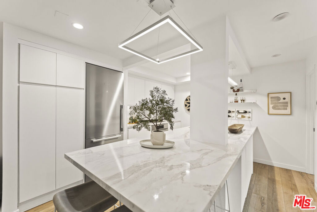950 N Kings Road 164