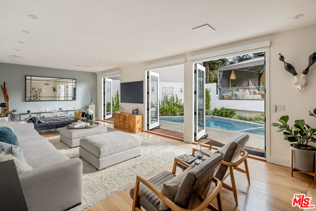 8701 Wonderland Park Ave