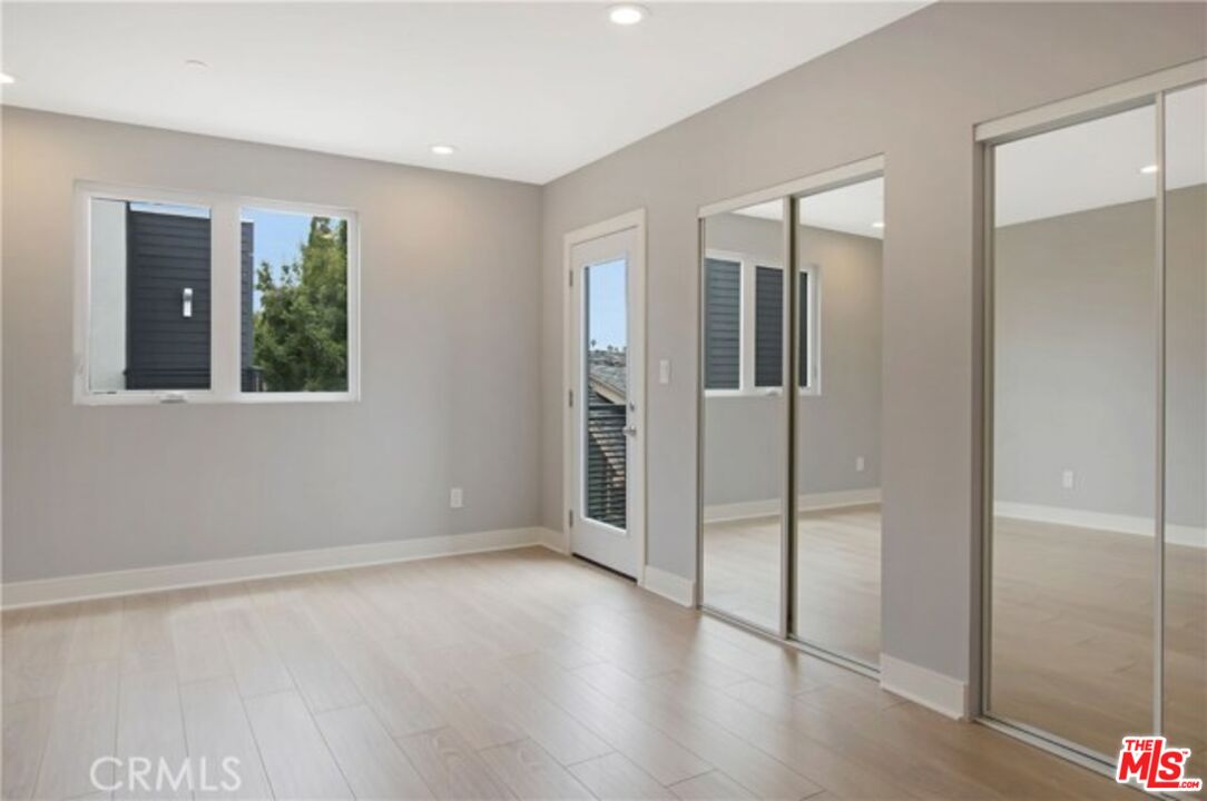 1957 Vista Del Mar St