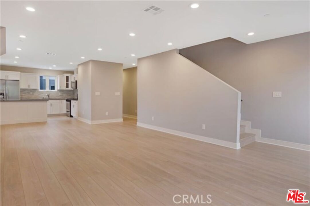 1957 Vista Del Mar St