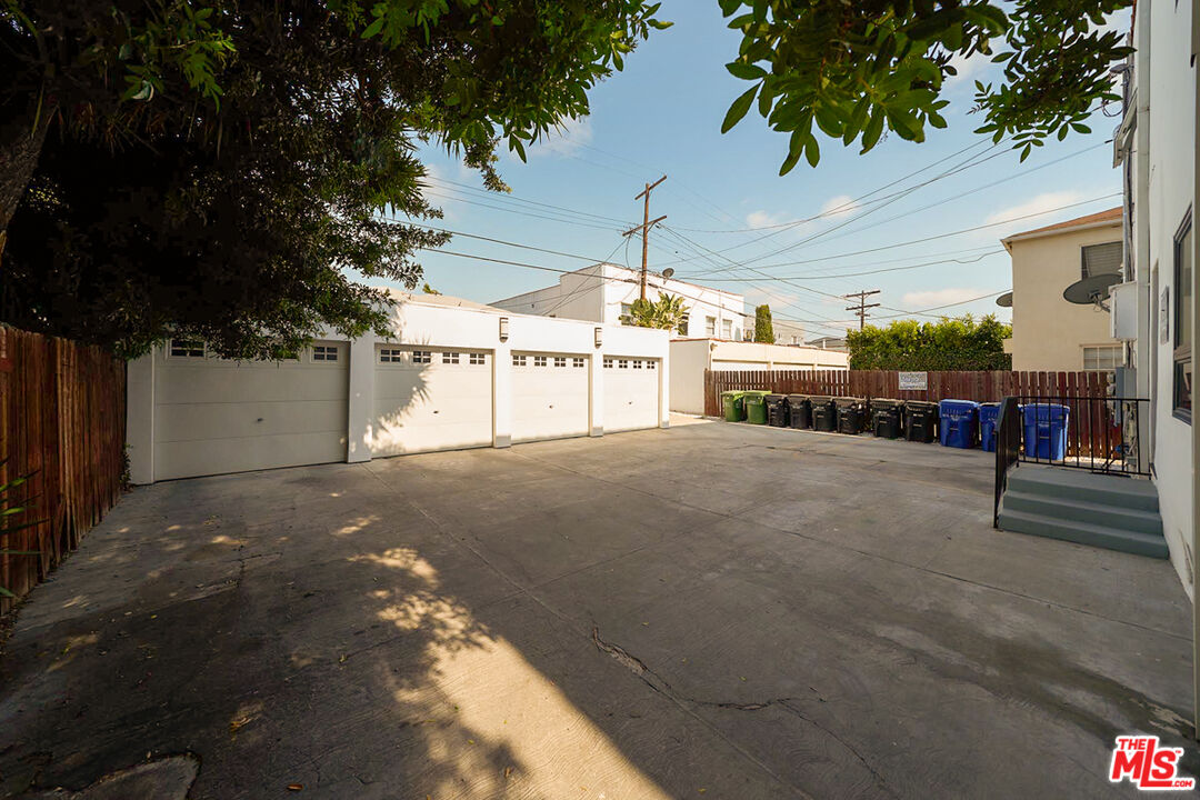 614 N Genesee Ave
