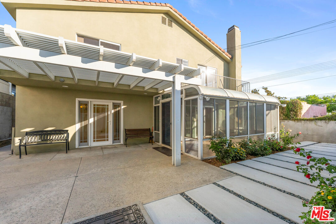 807 E Orange Grove Ave