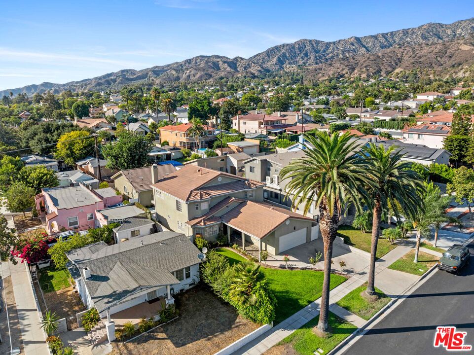 807 E Orange Grove Ave