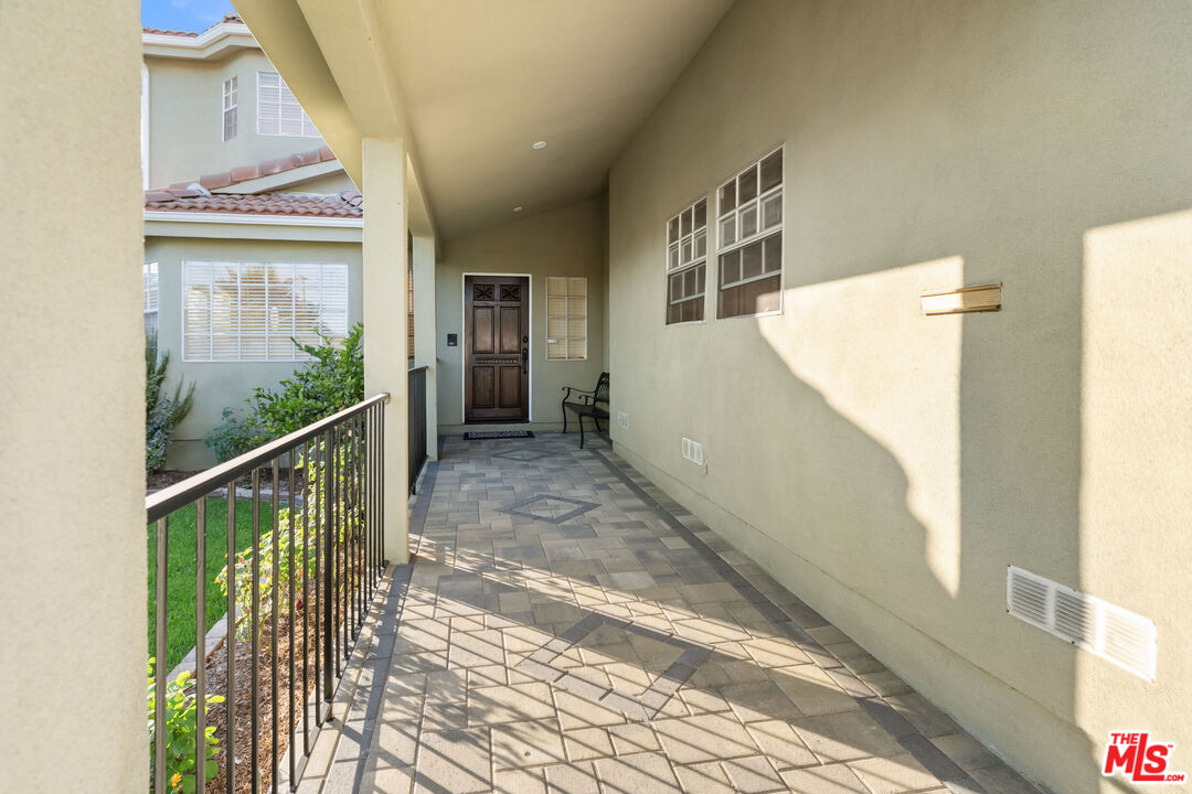 807 E Orange Grove Ave