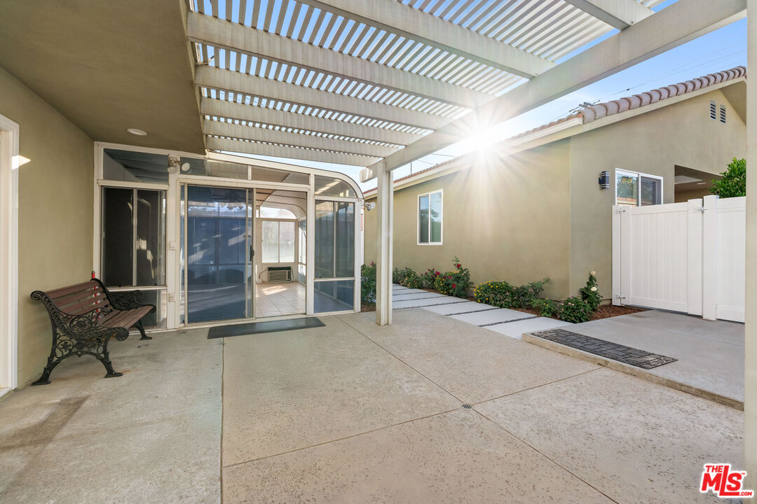 807 E Orange Grove Ave