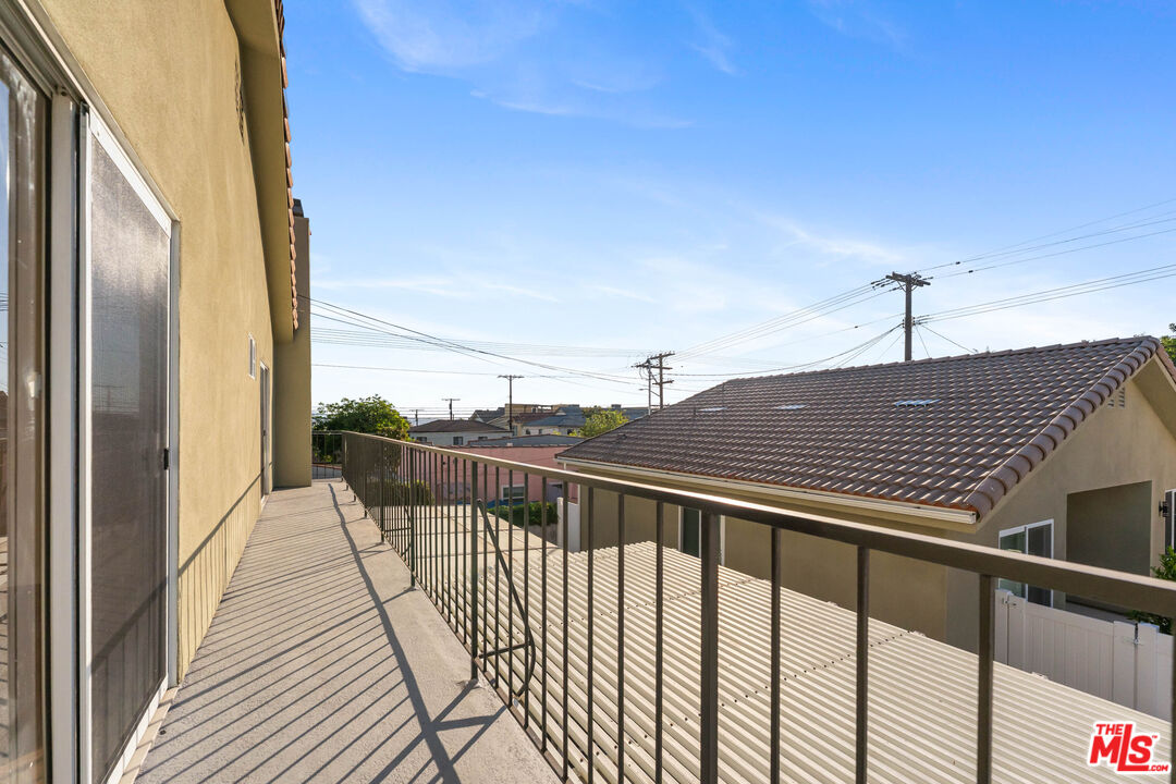 807 E Orange Grove Ave