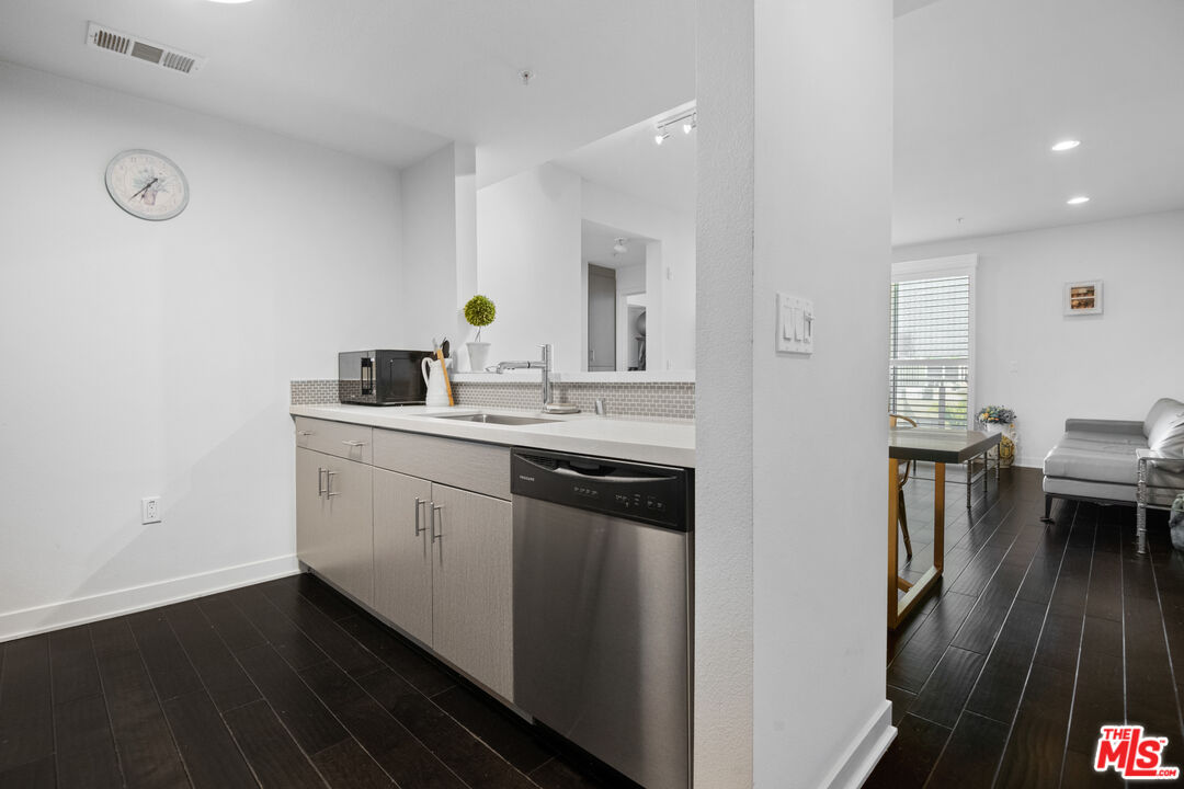 436 S Virgil Ave Unit: 501