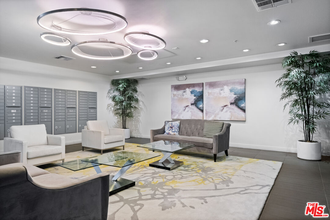 436 S Virgil Ave Unit: 501